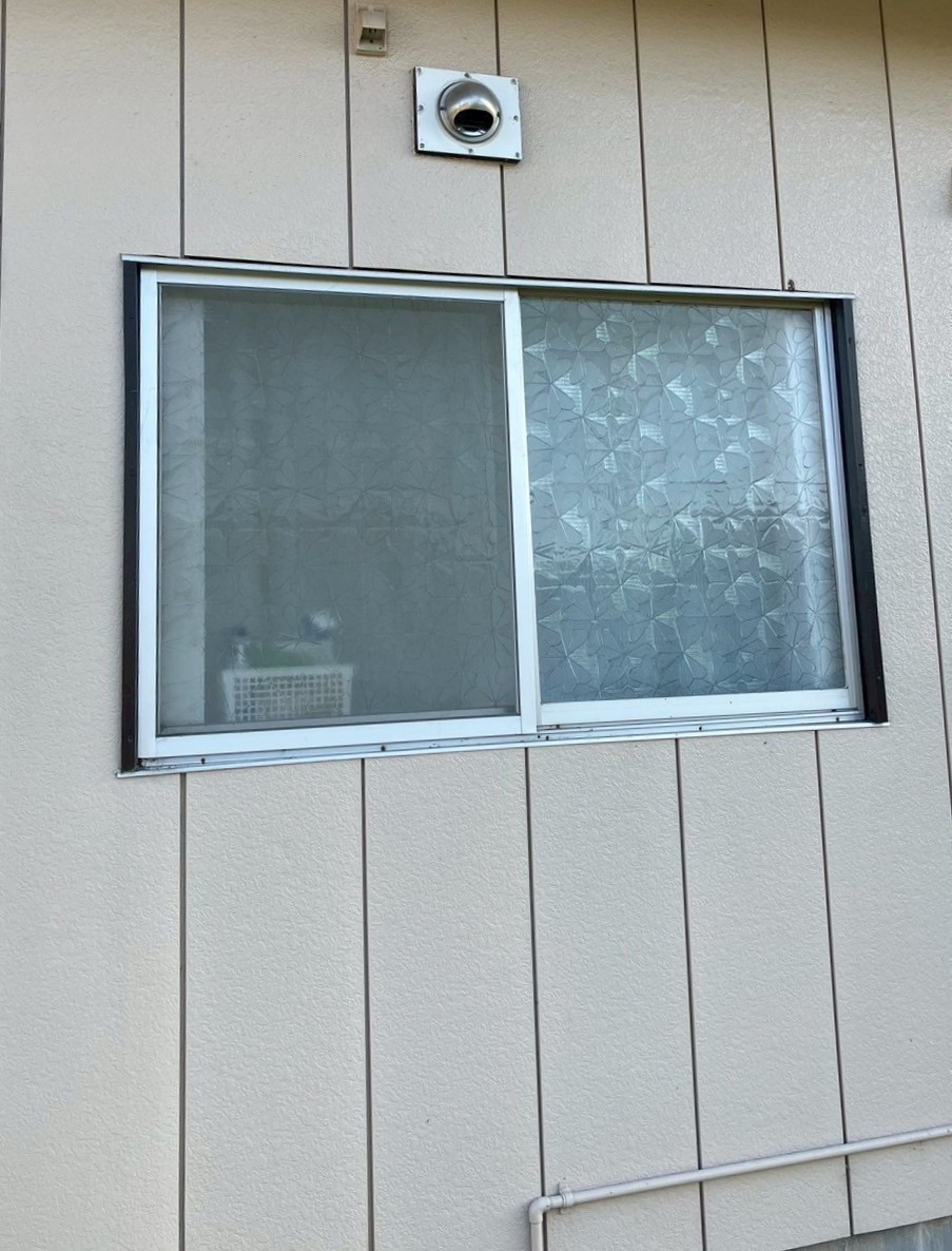 おさだガラスの浴室の寒さ対策に高性能窓へ！あたたかさが変わる窓リフォームの施工前の写真1