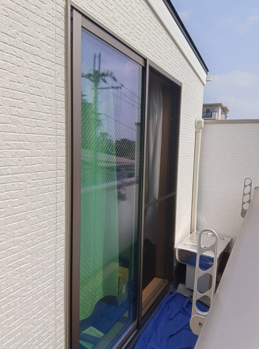 大東トーヨー住器の大東トーヨー住器施工🍀台風時も安心!3階バルコニー窓にシャッター取付工事の施工前の写真1