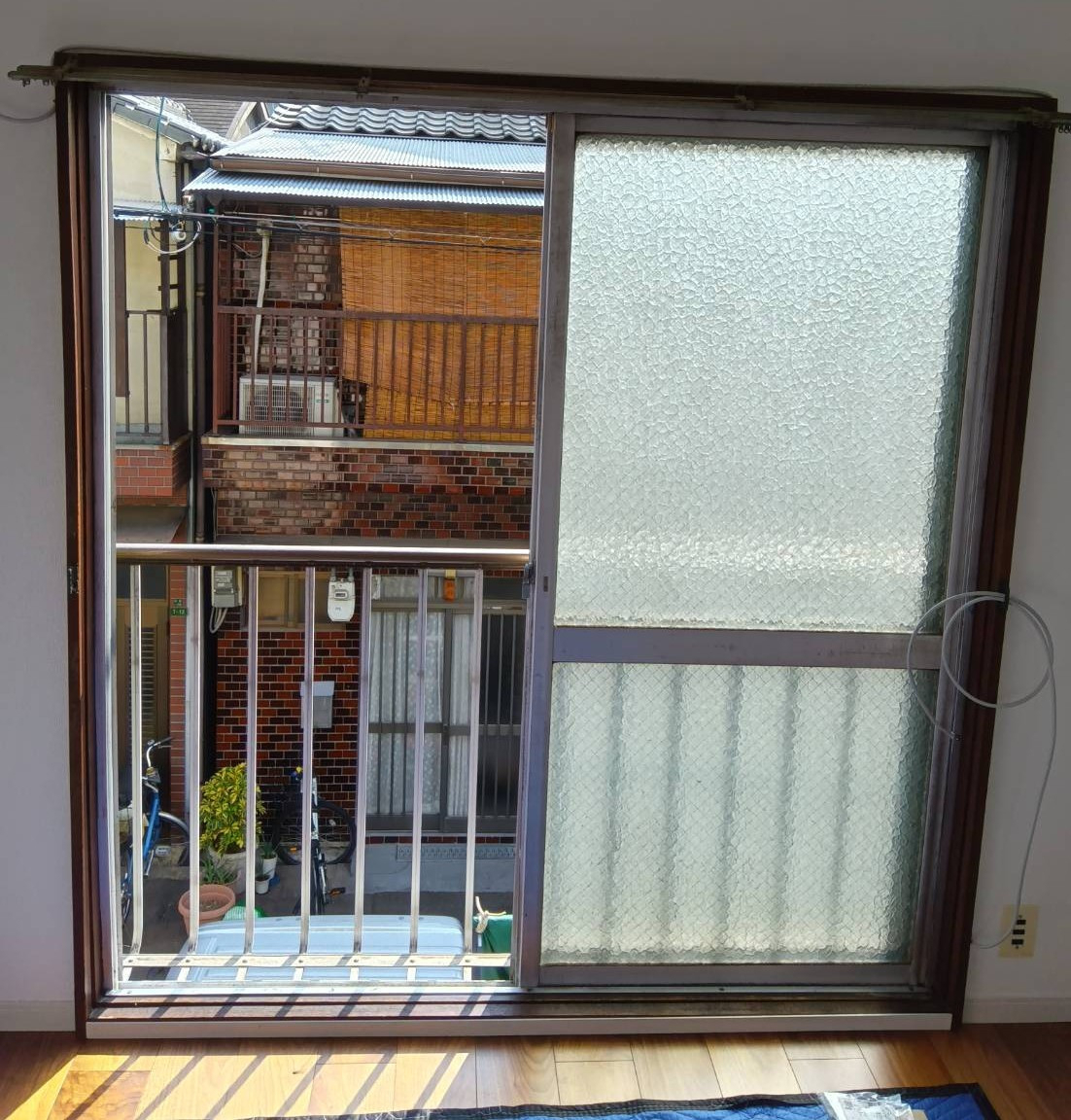 大東トーヨー住器の大東トーヨー住器🍀築46年の賃貸物件でも 1日施工でサッシ一新✨の施工前の写真2