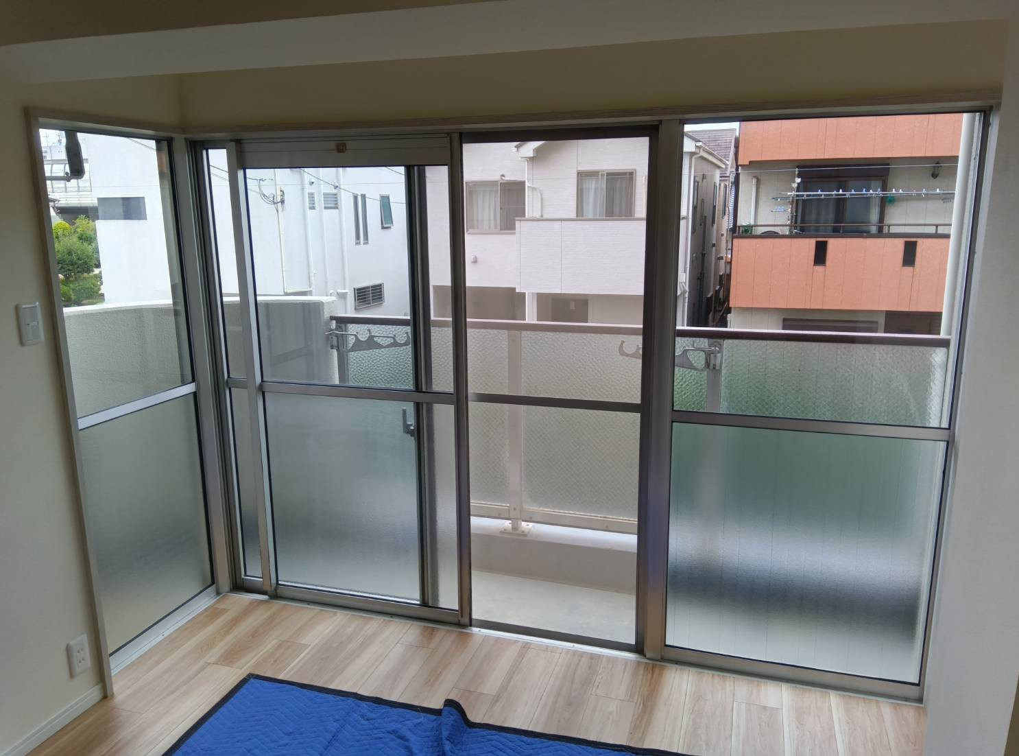 大東トーヨー住器の大東トーヨー施工🍀築35年マンションの窓を断熱・防音リフォーム！補助金活用で快適空間への施工前の写真1