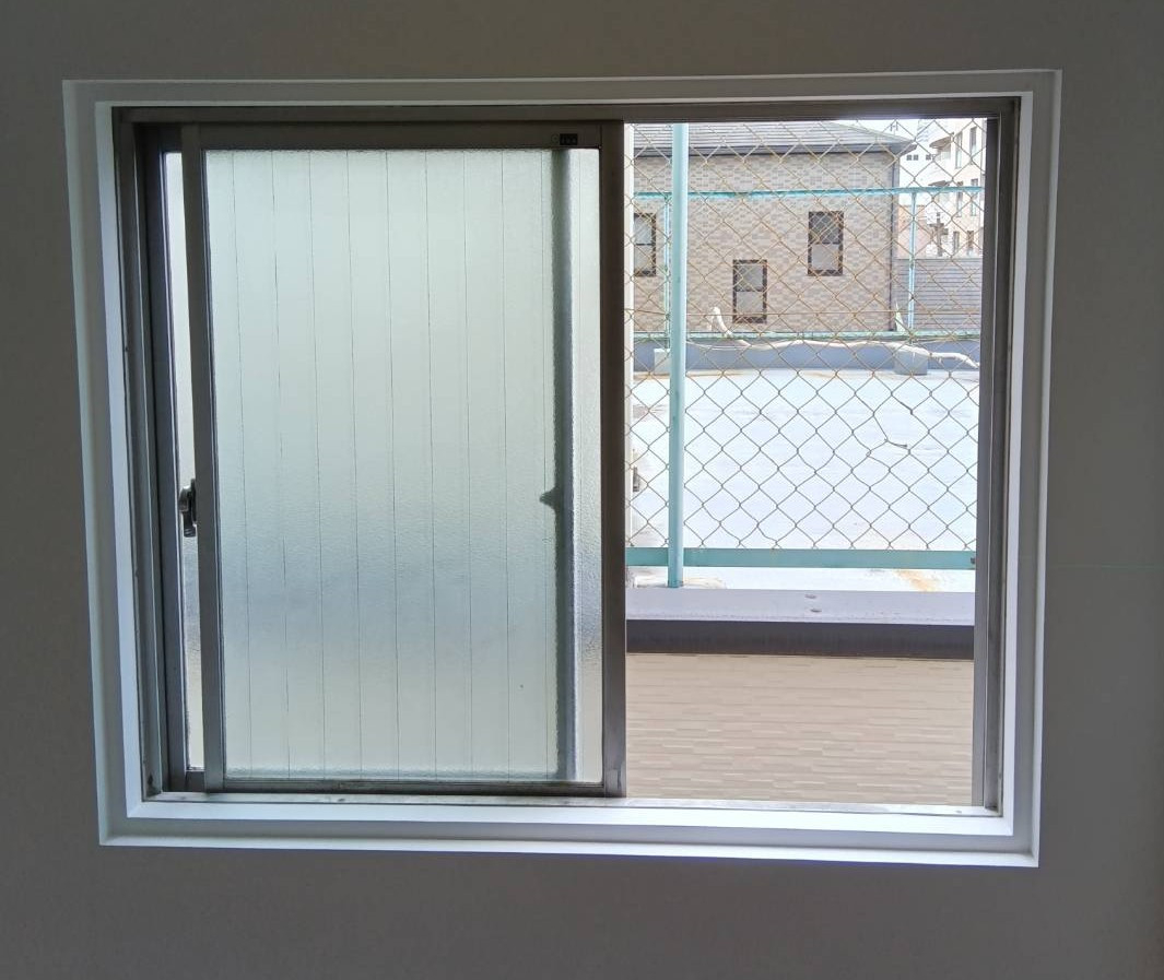 大東トーヨー住器の大東トーヨー住器施工🍀築年数が経ったマンションの窓を、たった1日で快適リフォーム✨の施工前の写真1