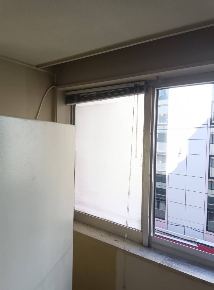 大東トーヨー住器の大阪市🍀横長の大きな窓も対応可能！4枚建て＋FIXで実現した快適な内窓リフォームの施工前の写真1