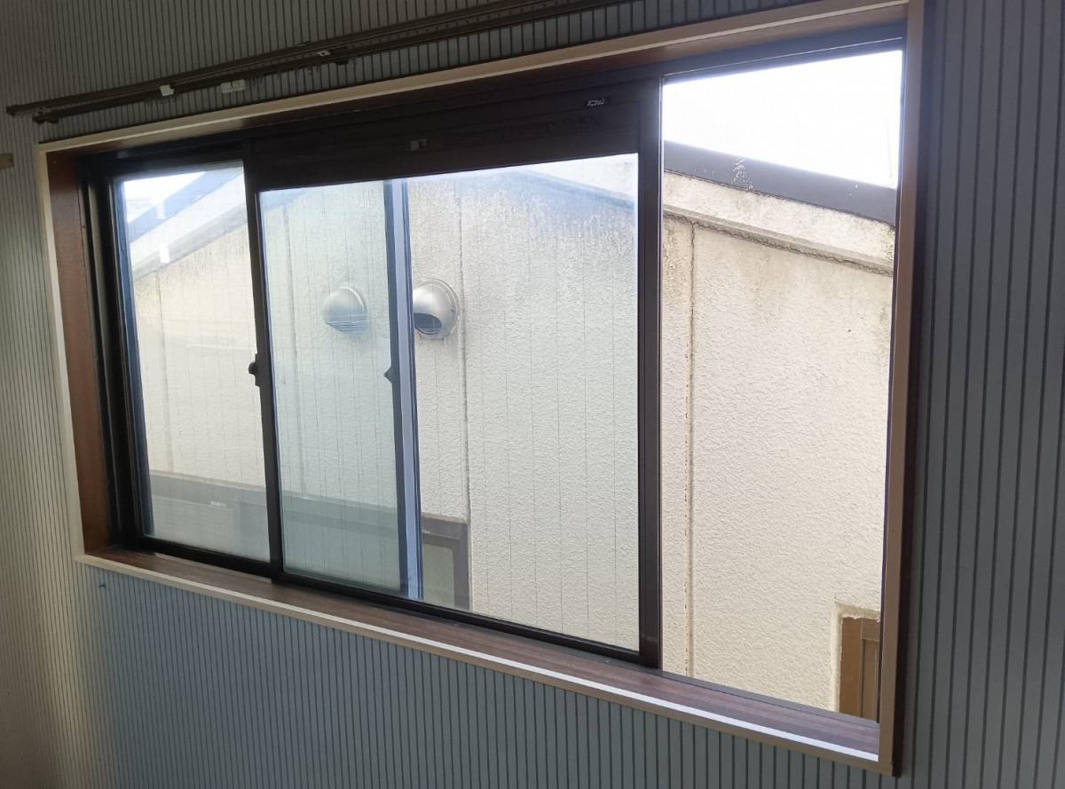 大東トーヨー住器の【大阪市：U様邸】以前の効果を実感！追加で内窓設置の施工前の写真1