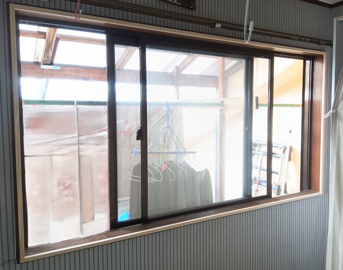 大東トーヨー住器の【大阪市：U様邸】以前の効果を実感！追加で内窓設置の施工前の写真2