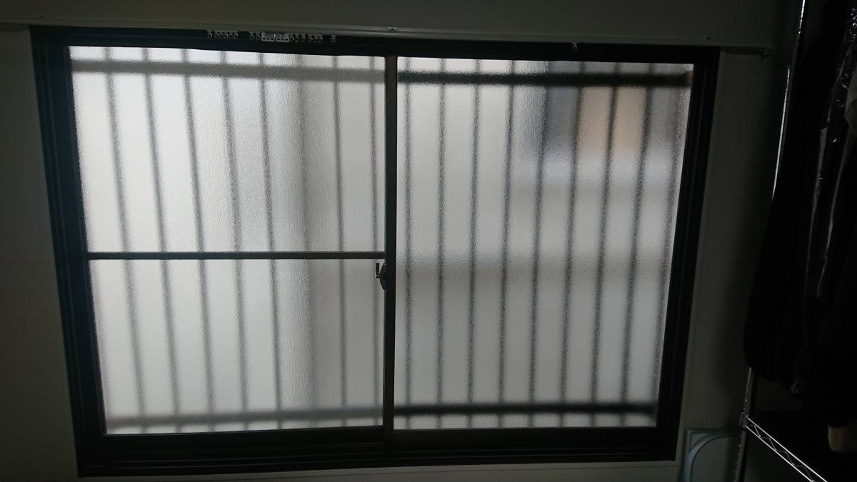 大東トーヨー住器の寒さ対策で内窓を取付　インプラス　大阪市の施工前の写真1