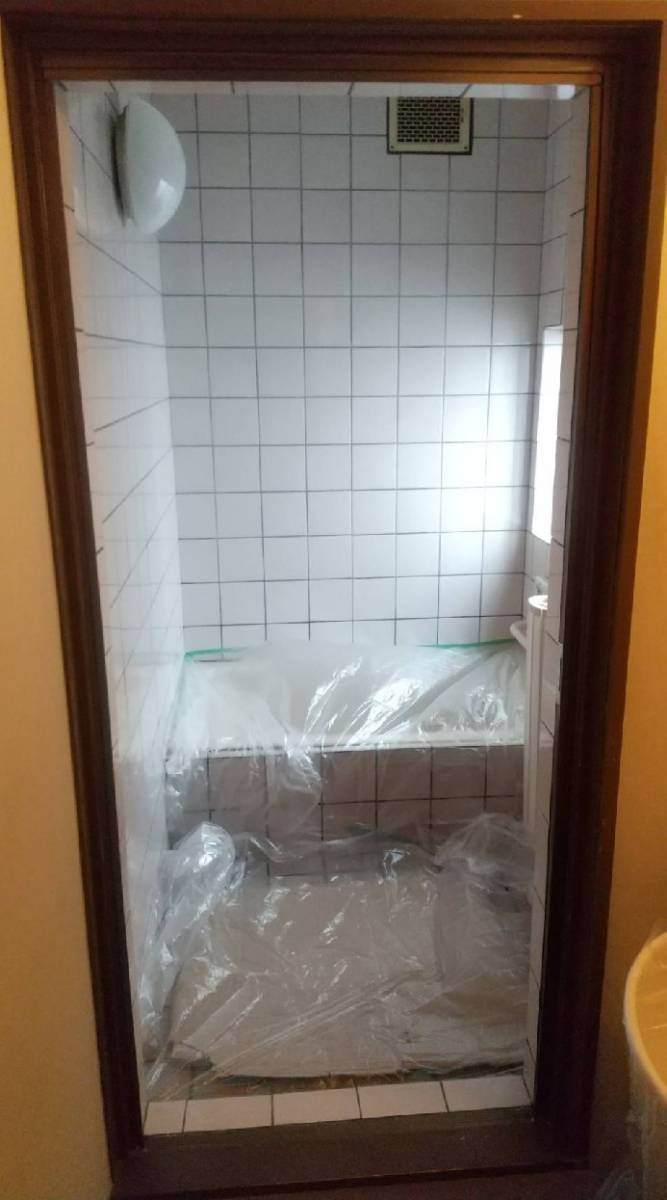 大東トーヨー住器の浴室ドアを新調したいの施工前の写真1