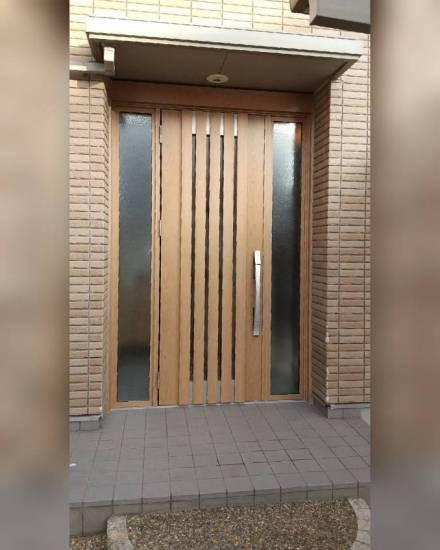 大東トーヨー住器の玄関タイルに合わせた玄関にしたい施工事例写真1