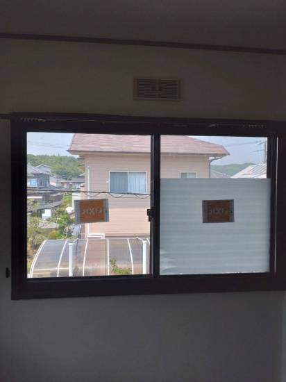 コーズトーヨー住器の防音のために　内窓　インプラス　取付　させていただきました。施工事例写真1