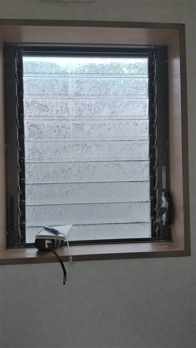 コーズトーヨー住器の窓　リフォームの施工前の写真1