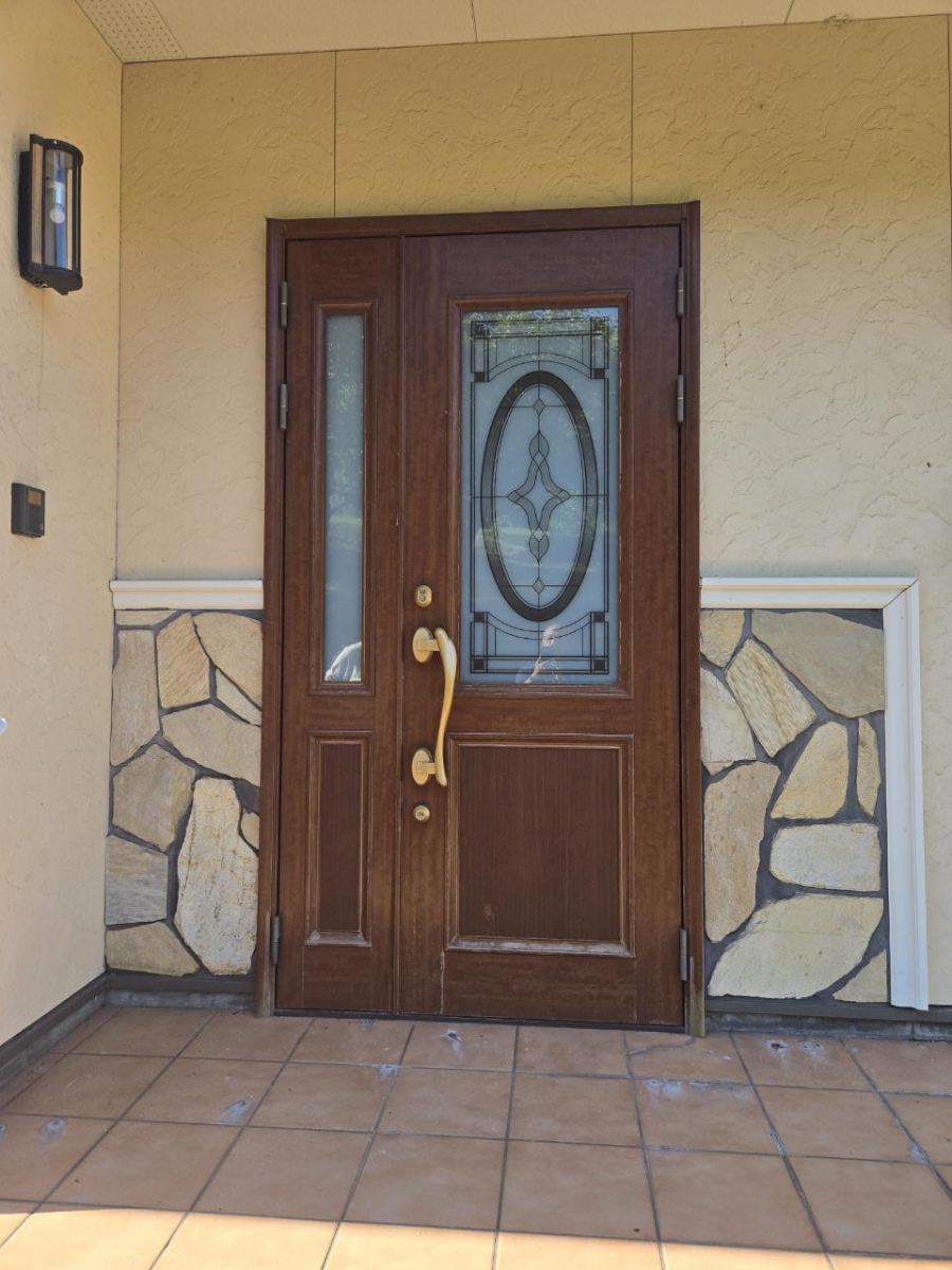 コーズトーヨー住器の快適！玄関ドア改修で電気錠に♪♪の施工前の写真1