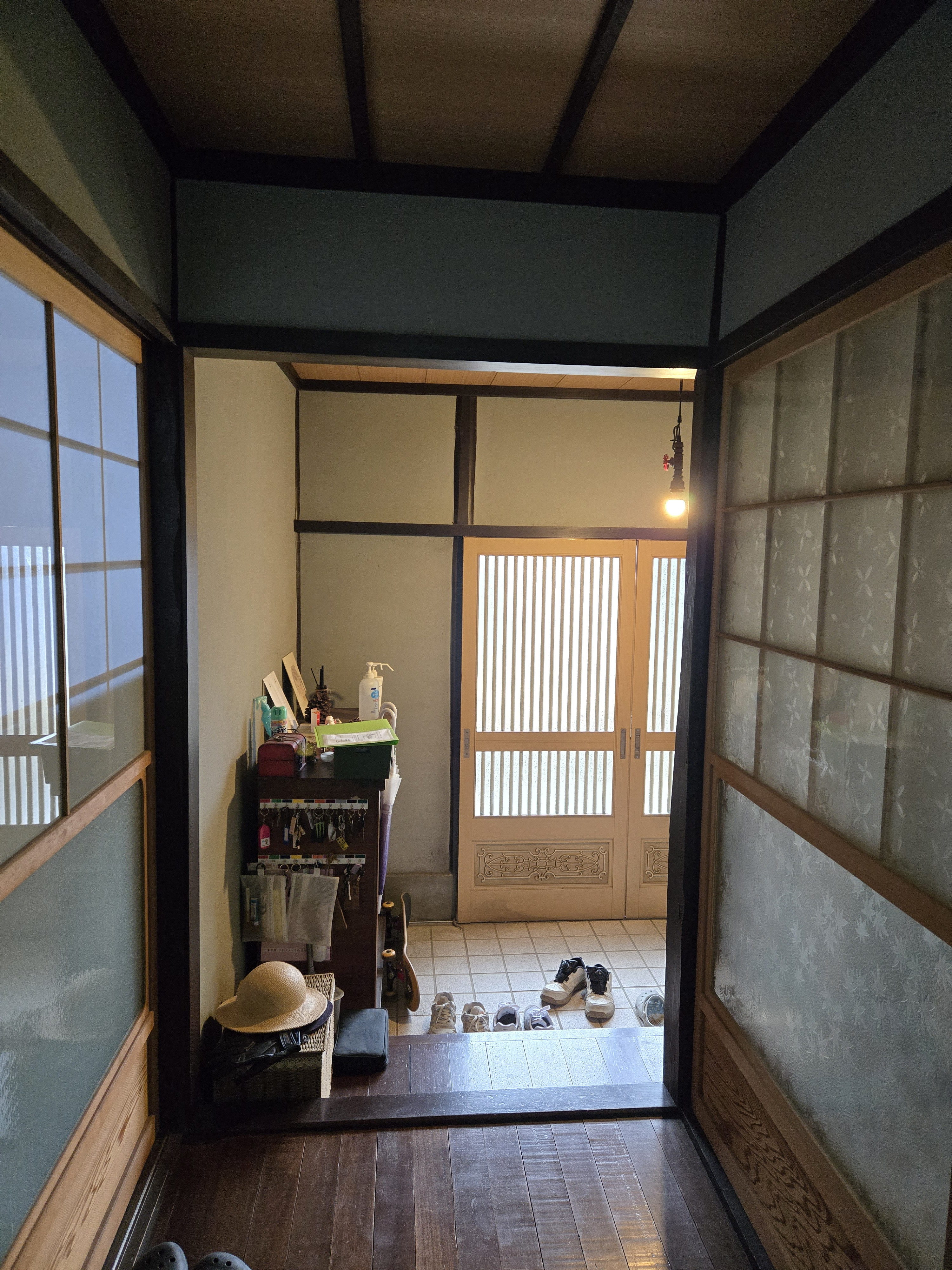 コーズトーヨー住器の笠岡市で建具を取付の施工前の写真1