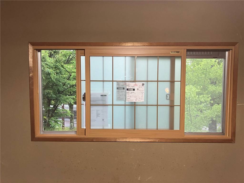 京都トーヨー住器の内窓で季節に合わせたここちよさの施工後の写真2