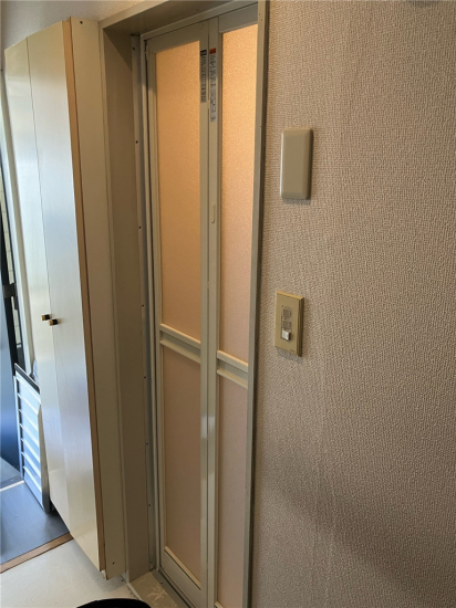 京都トーヨー住器の浴室入口の中折れドアを取り替えました！施工事例写真1