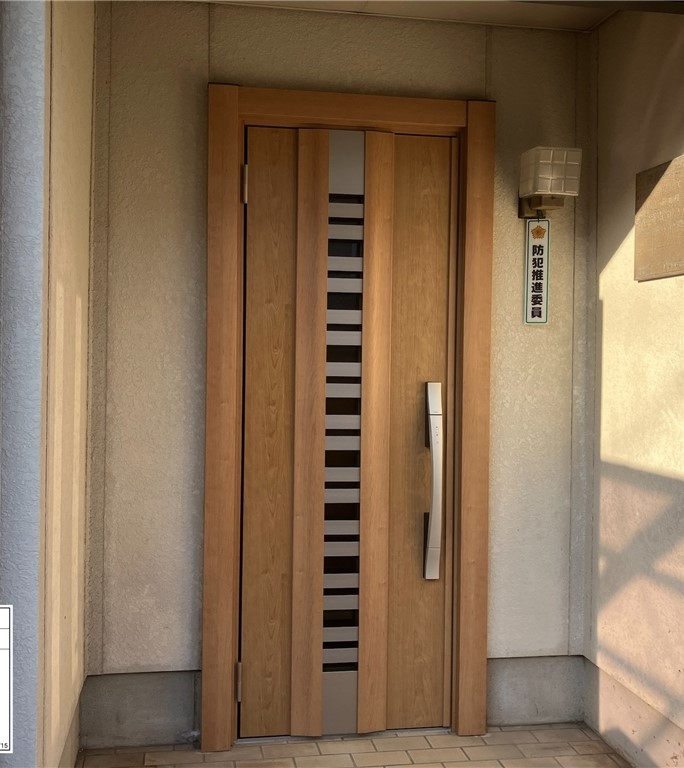 京都トーヨー住器の1dayリフォーム　リシェント玄関ドア＆インプラスの施工後の写真1