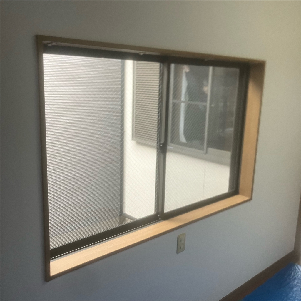 京都トーヨー住器の内窓インプラスで、断熱性能アップできます。の施工前の写真3