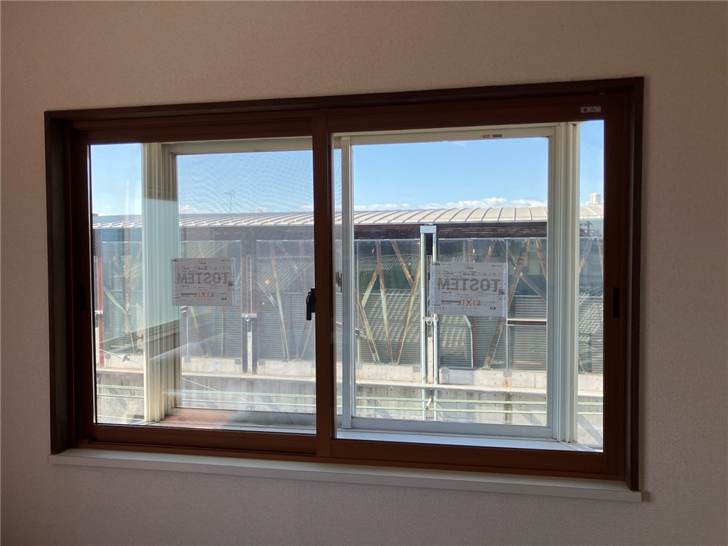 京都トーヨー住器の出窓に内窓取付の施工後の写真1