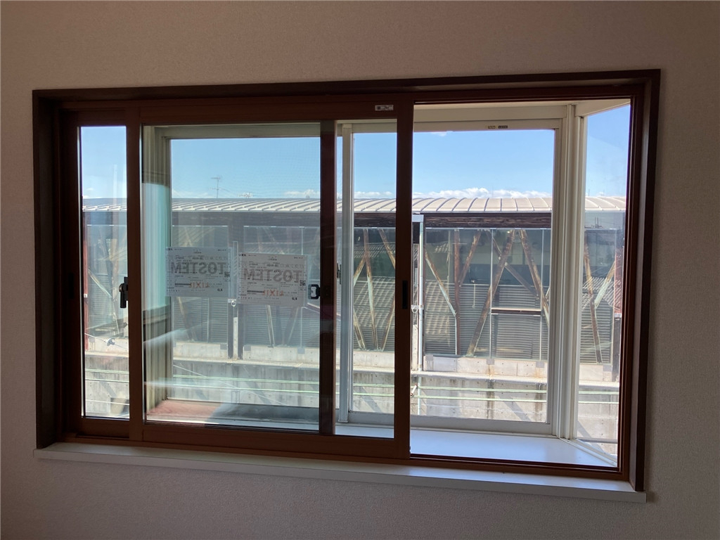 京都トーヨー住器の出窓に内窓取付の施工後の写真2