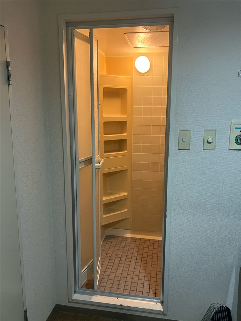 京都トーヨー住器の浴室ドア交換工事の施工後の写真3