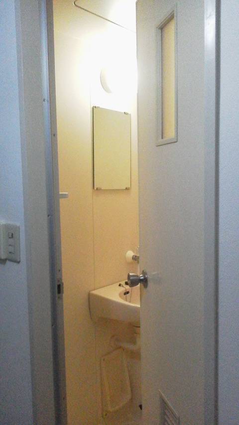 京都トーヨー住器の浴室ドアもお任せを！✨の施工前の写真2