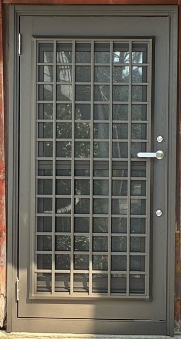 京都トーヨー住器のリシェント勝手口ドアの施工後の写真1