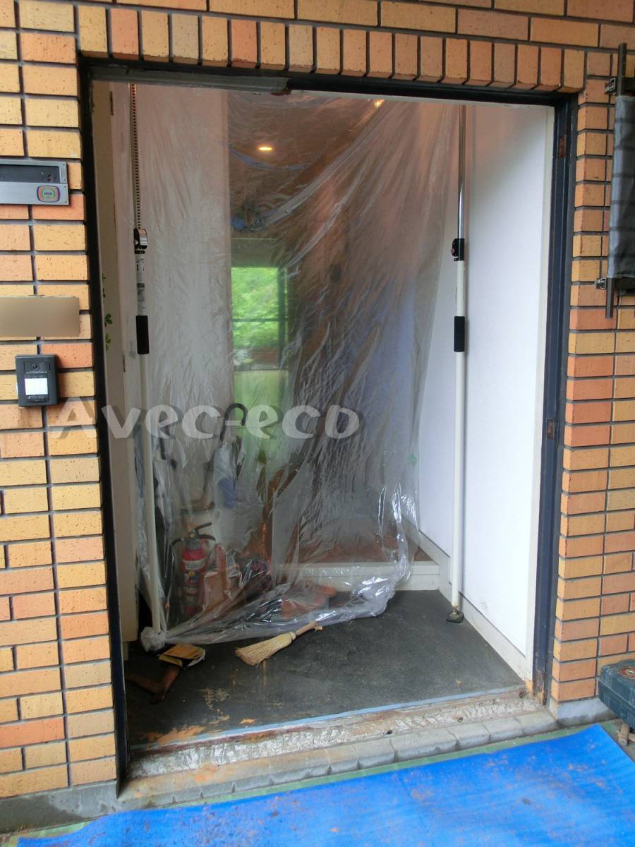 エイベックエコの集合住宅の玄関ドア交換工事の施工前の写真2