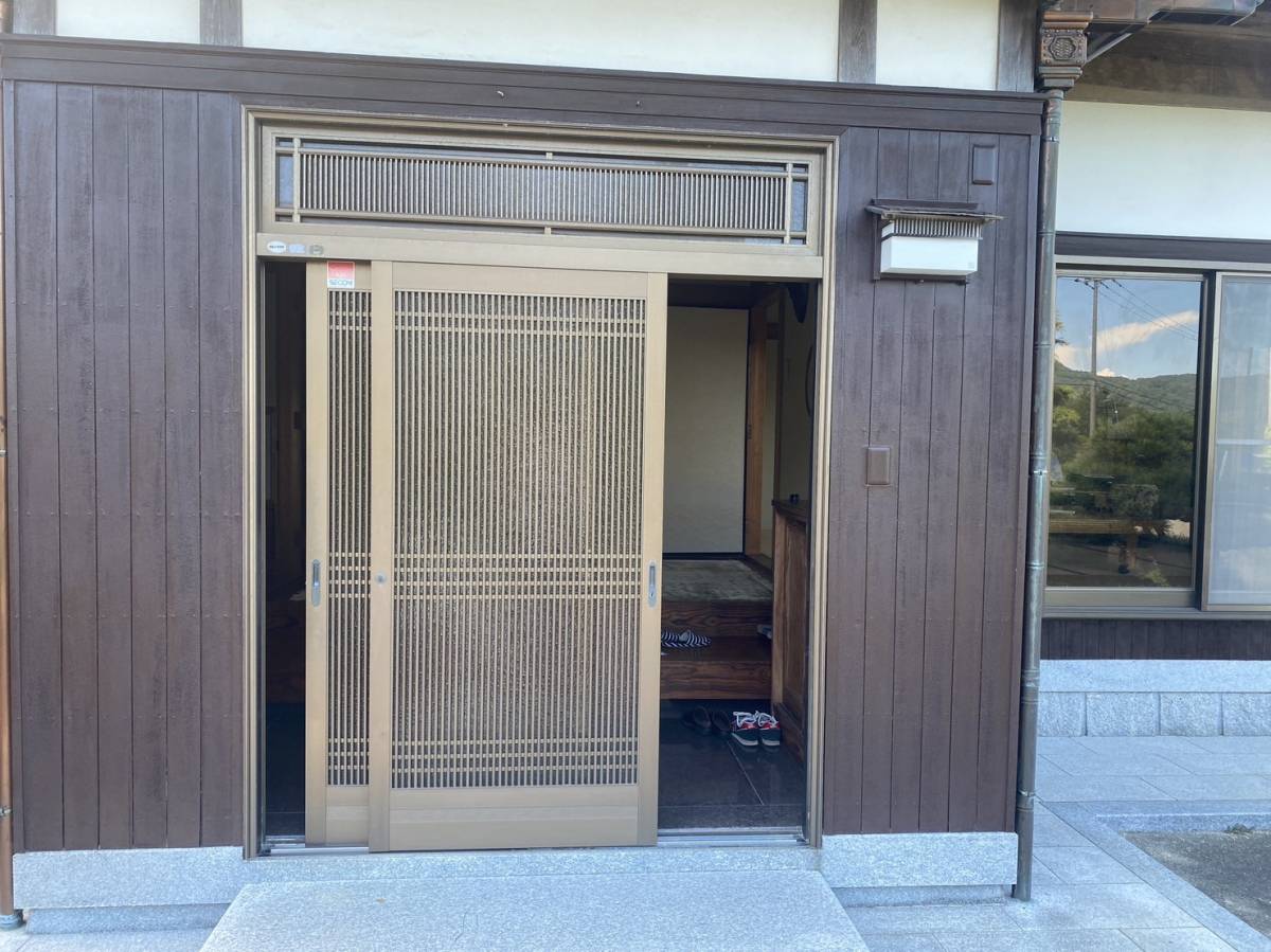 山下サッシトーヨー住器の玄関ドアの交換の施工前の写真1