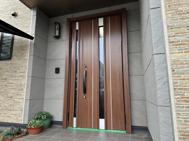 城南タイヘイの玄関ドアが新しくなりました！の施工後の写真1