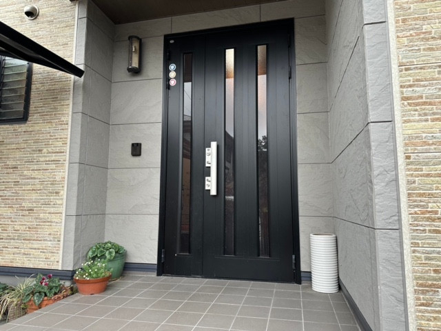 城南タイヘイの玄関ドアが新しくなりました！の施工前の写真1