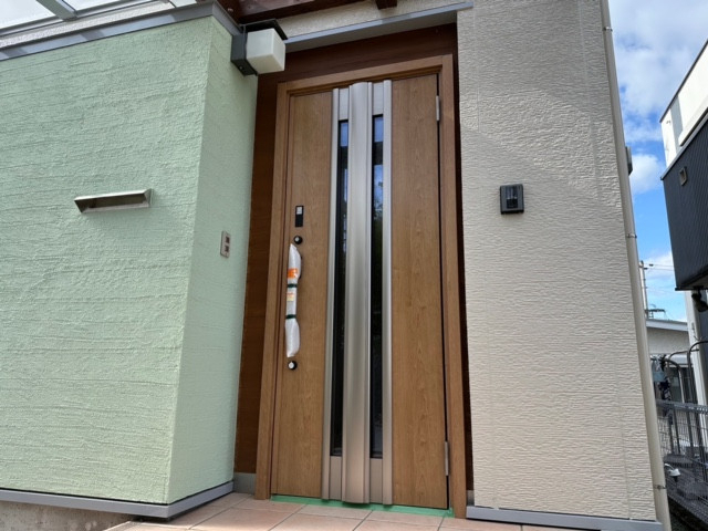 城南タイヘイの玄関ドアが新しく生まれ変わりました！の施工後の写真1