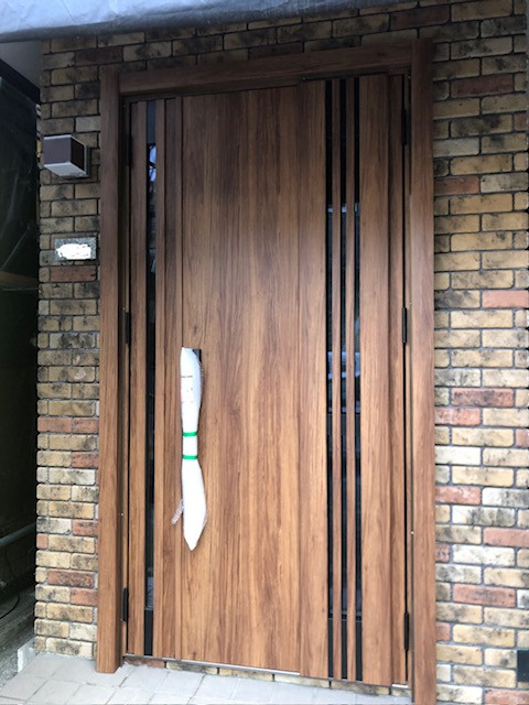 タイヘイの家の顔（玄関ドア）が新しく生まれかわりました！！の施工後の写真1