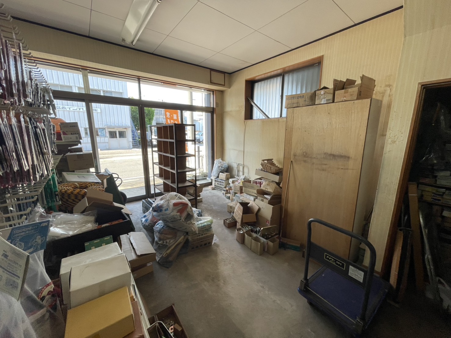 ただいま店舗とりかえ中(改装中)その① 原金物サッシセンター 北名古屋のブログ 写真4