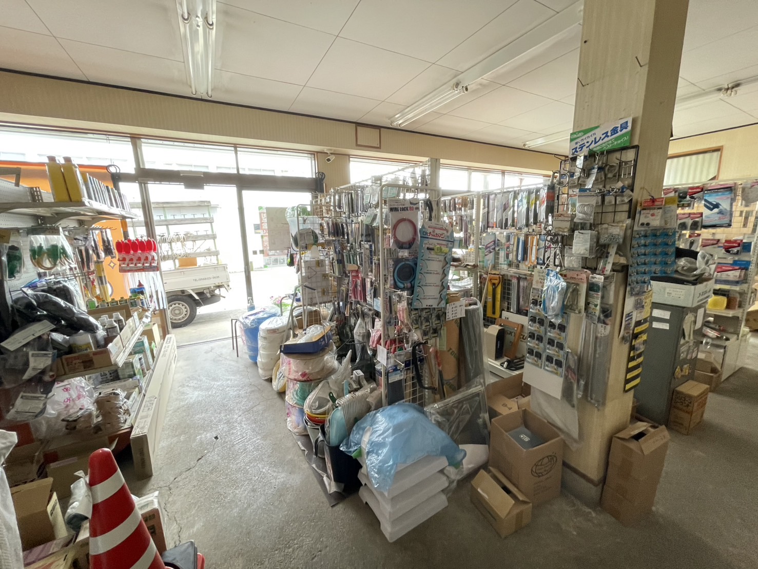 ただいま店舗とりかえ中(改装中)その① 原金物サッシセンター 北名古屋のブログ 写真2