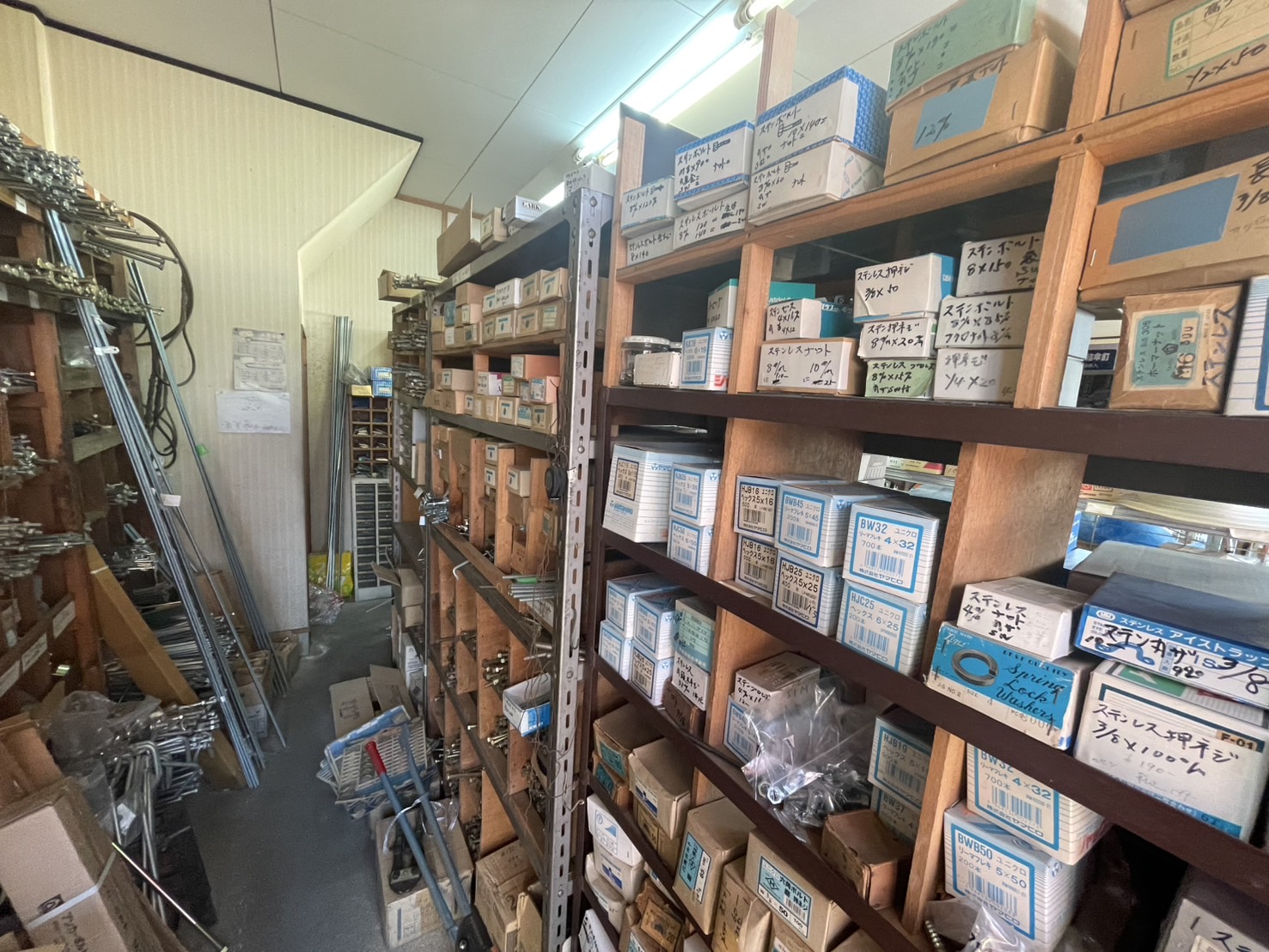 ただいま店舗とりかえ中(改装中)その① 原金物サッシセンター 北名古屋のブログ 写真2