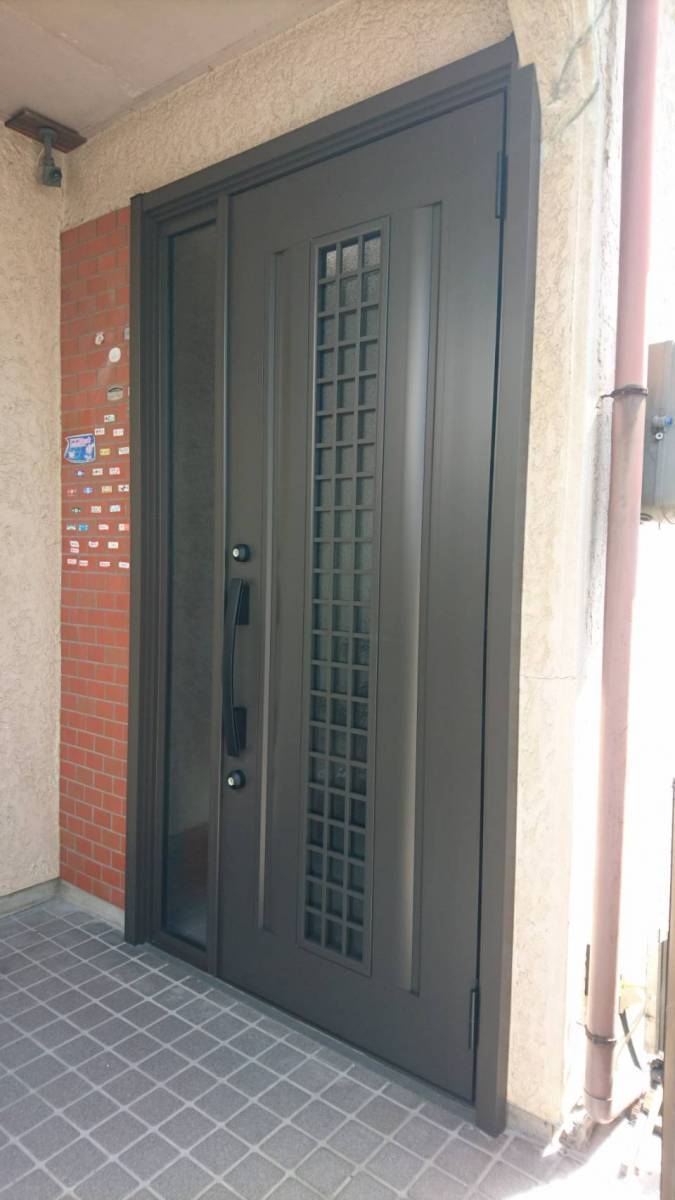原金物サッシセンター 北名古屋の玄関ドア取替の施工後の写真1