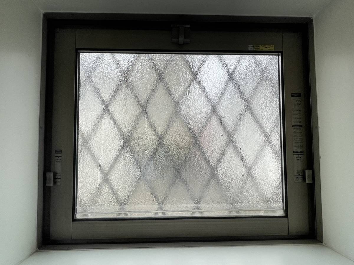 原金物サッシセンター 北名古屋の浴室窓ガラスを取り替えたいの施工前の写真1