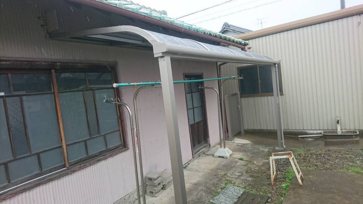 原金物サッシセンター 北名古屋のテラス設置工事の施工後の写真1