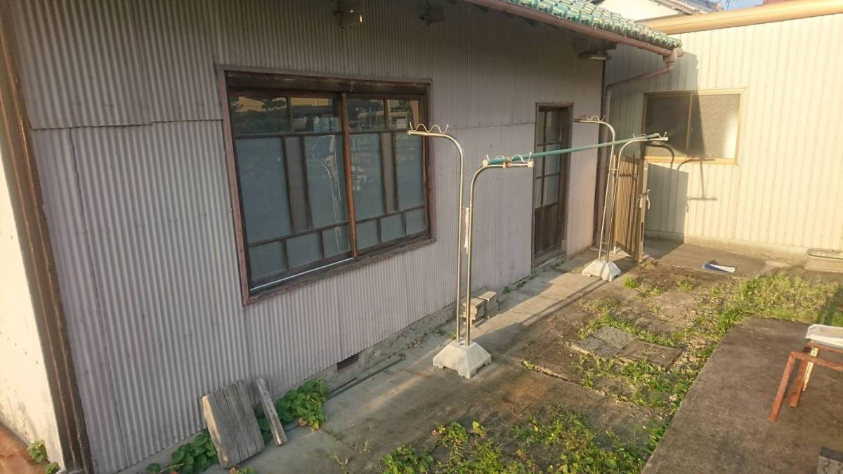 原金物サッシセンター 北名古屋のテラス設置工事の施工前の写真1