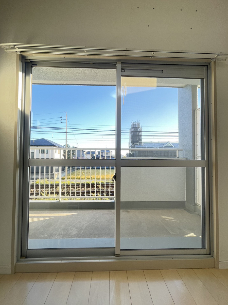 原金物サッシセンター 北名古屋のマンションにも内窓（インプラス）の施工前の写真1