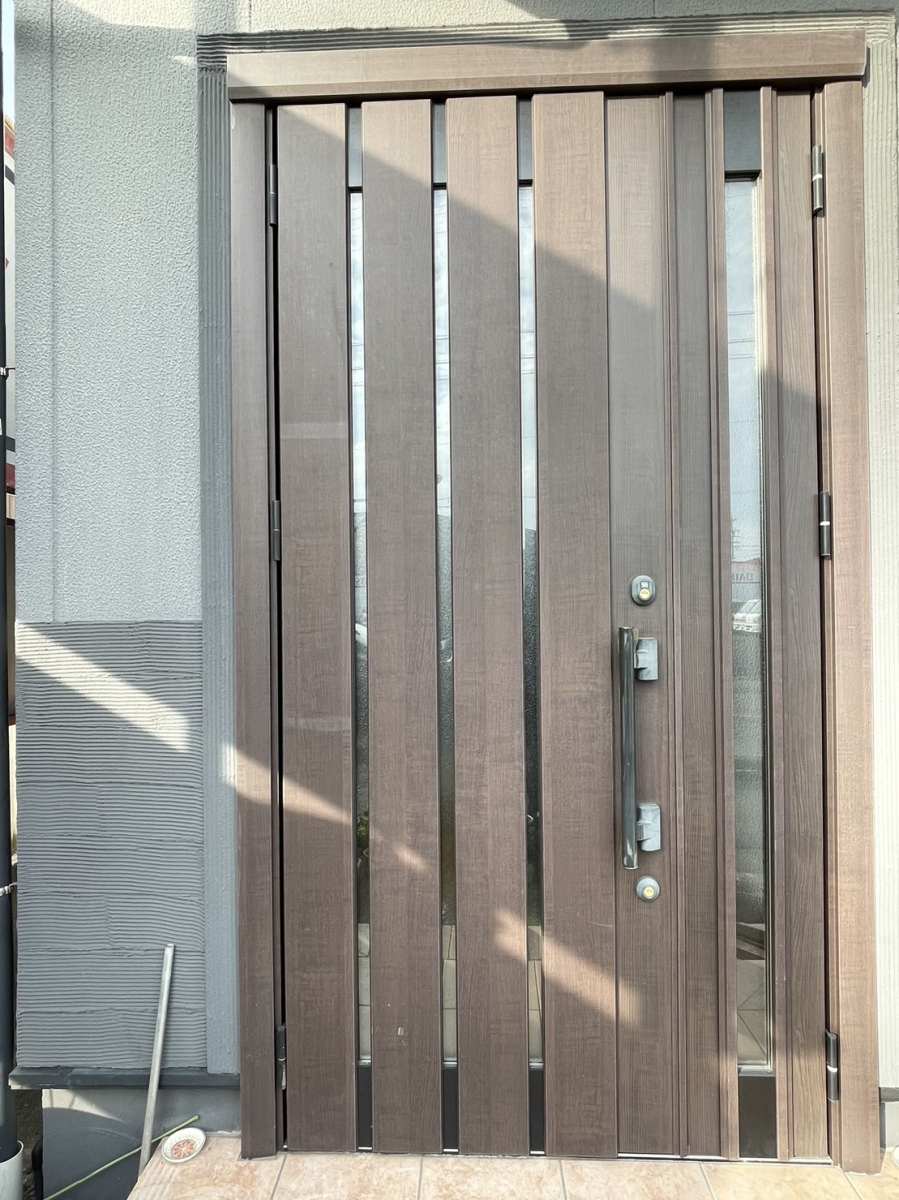 原金物サッシセンター 北名古屋の玄関ドアをとりかえるの施工前の写真1