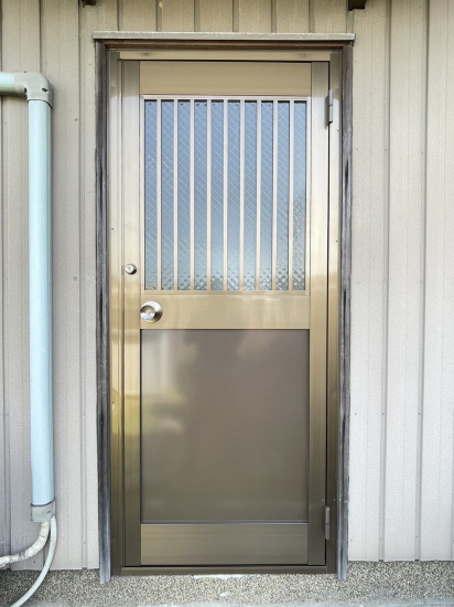 原金物サッシセンター 北名古屋の防犯対策でドアを取り替え施工事例写真1