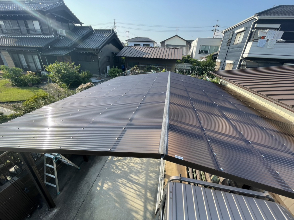原金物サッシセンター 北名古屋のカーポートの屋根材を張り替えました!の施工後の写真1