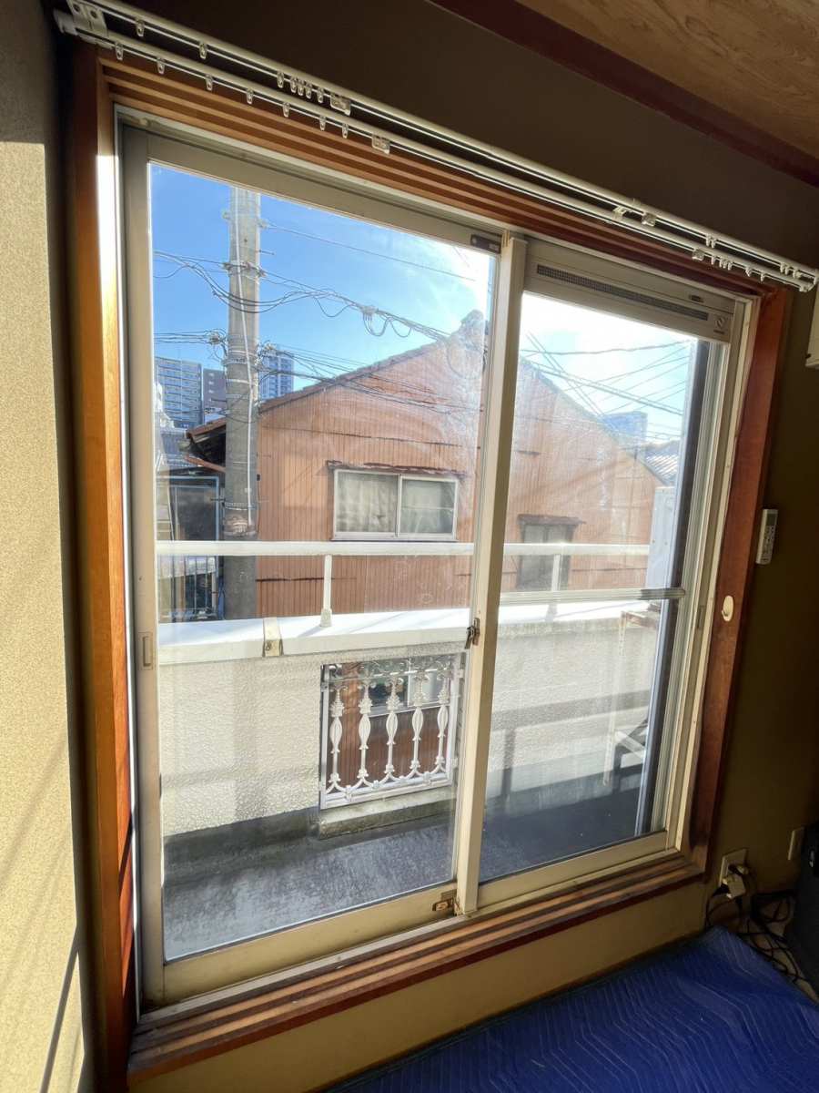 原金物サッシセンター 北名古屋の防音対策で内窓（インプラス）の施工前の写真2