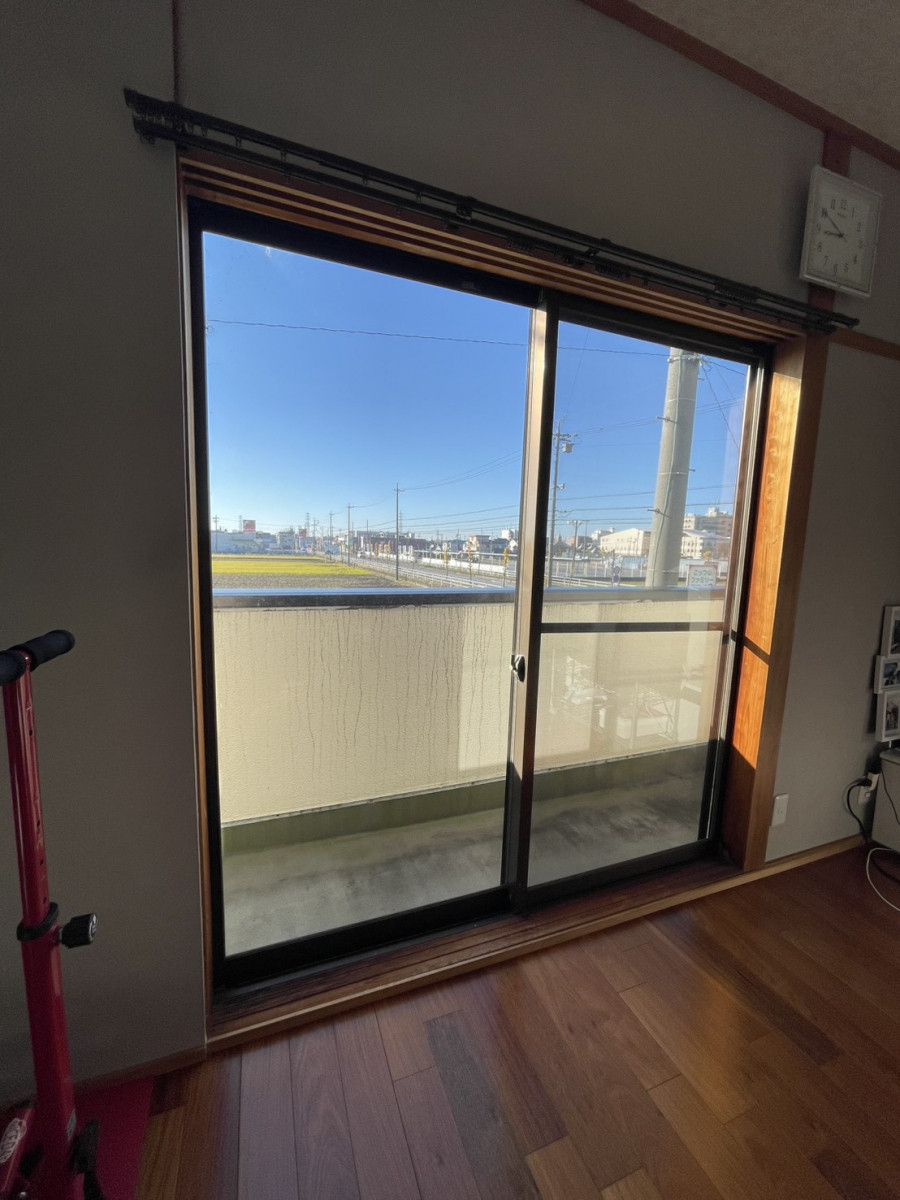 原金物サッシセンター 北名古屋の内窓も外窓も快適にの施工前の写真1