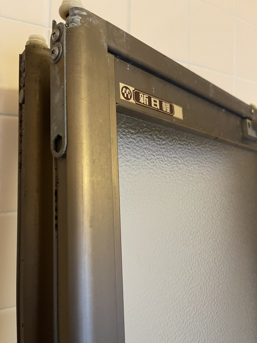 原金物サッシセンター 北名古屋のお風呂のドアが外れてしまいハマらなくなってしまったの施工前の写真1