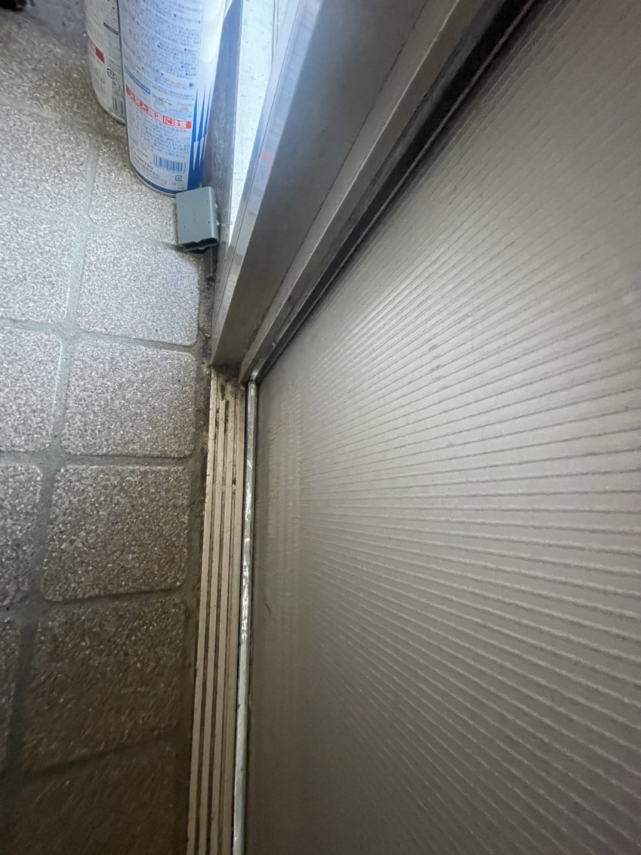 原金物サッシセンター 北名古屋のカーテンが揺れるほどのすきま風を解決！の施工前の写真2