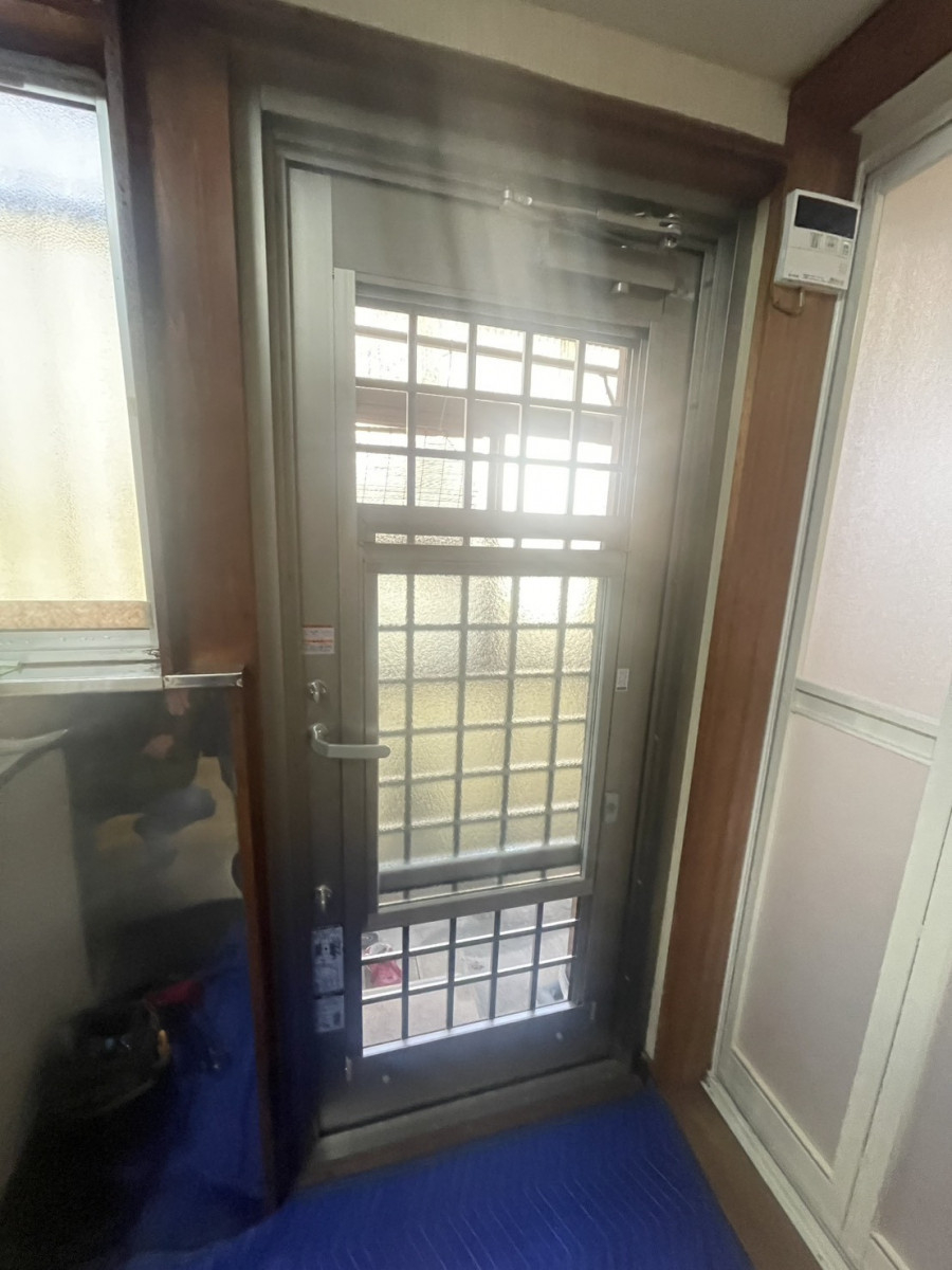 原金物サッシセンター 北名古屋の念願の採風勝手口ドアに！！の施工後の写真3