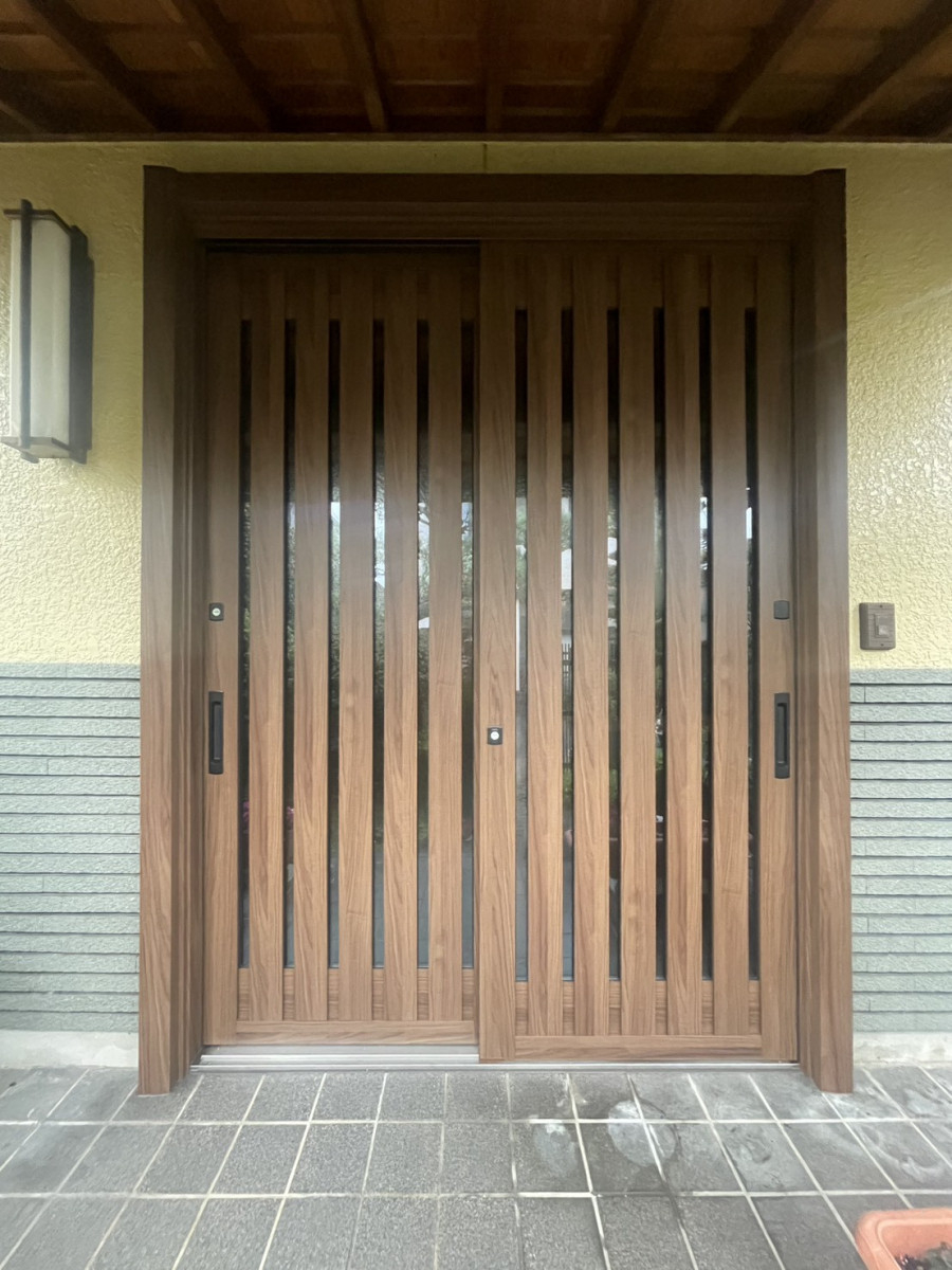 原金物サッシセンター 北名古屋の鍵の不調も見た目も一気に解決！お家の顔が生まれ変わりましたの施工後の写真1