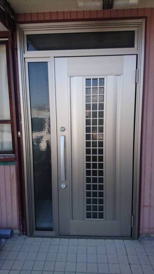 原金物サッシセンター 北名古屋の玄関ドア取替施工事例写真1
