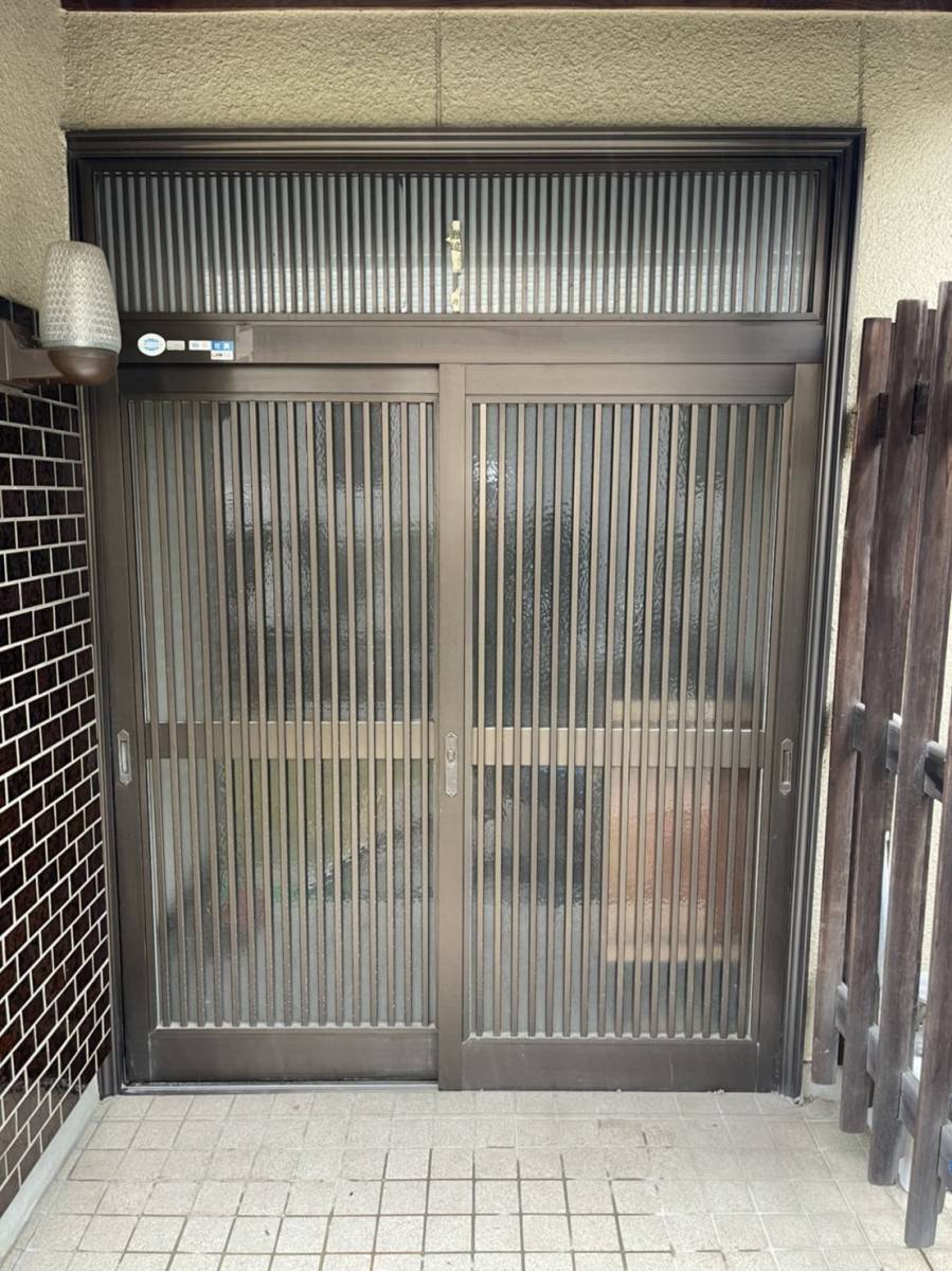 原金物サッシセンター 北名古屋の玄関引戸取替の施工前の写真1