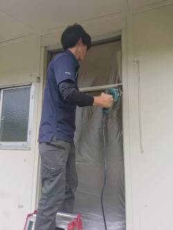 カワバタトーヨー住器の福山市熊野町K様邸　勝手口ドア取替え工事の施工前の写真2